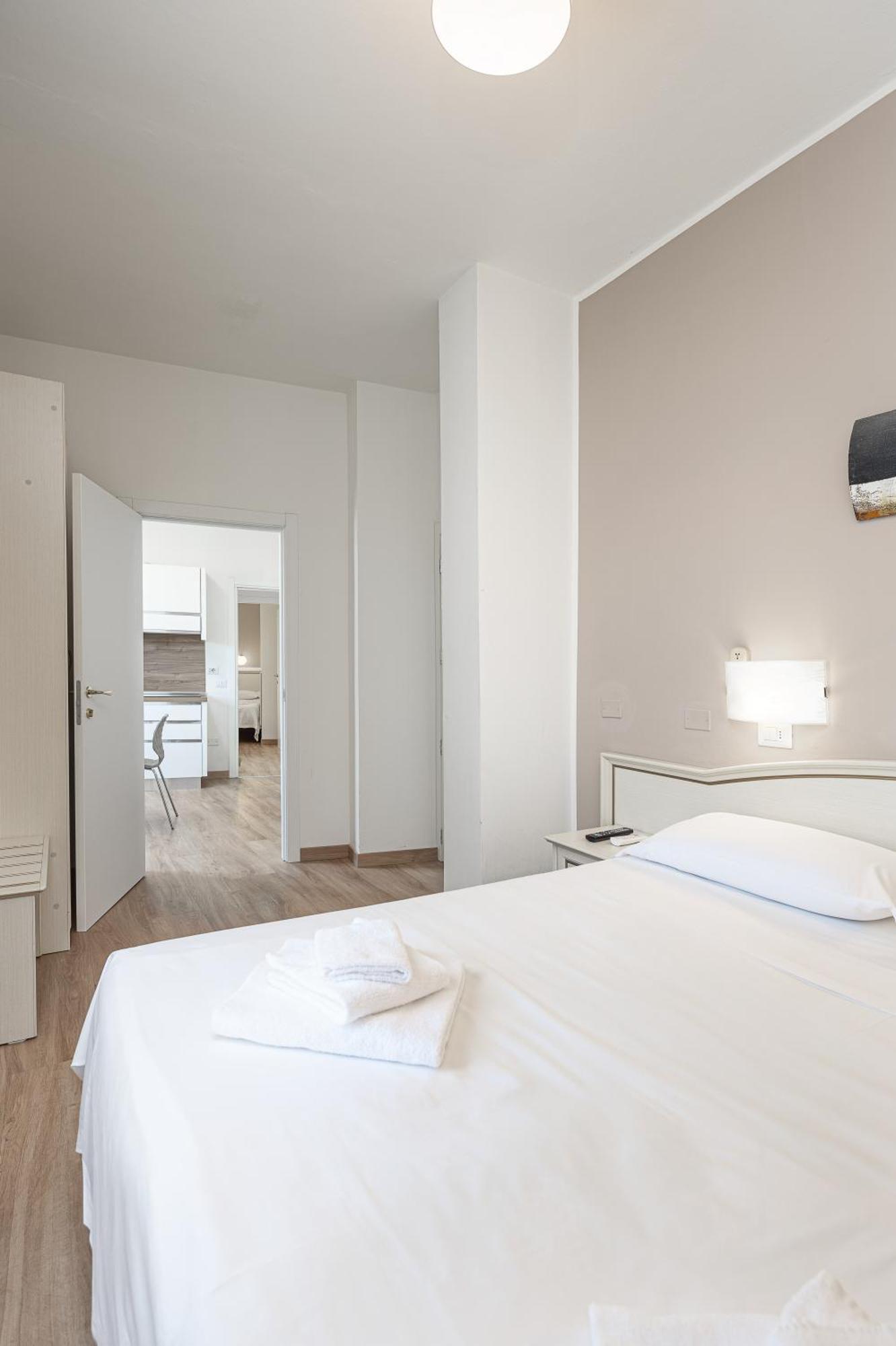Hotel Schiller Червия Экстерьер фото